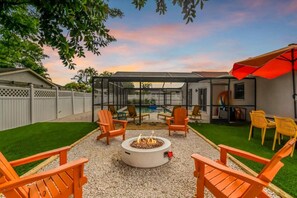 Terrace/patio - Heated Saltwater Pool/BBQ/ Firepit/Outdoor Dining (Bradenton)