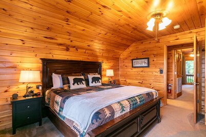 Heavens Hideaway - 4 bedroom with views, allows pets, game tables