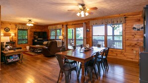 Interior - Heavens Hideaway - 4 bedroom with views, allows pets, game tables (Lenoir)