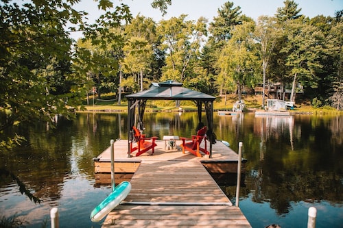 3BR Waterfront Hidden Gem w/Private Dock & Hot Tub