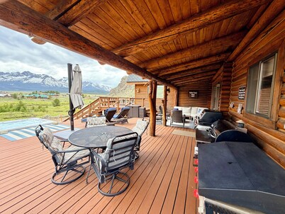 Stanley House - Hillside Cabin with Panoramic Views of the Sawtooth Mountains