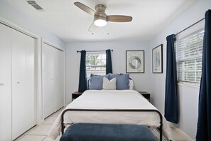 3 bedrooms, free WiFi, bed sheets, wheelchair access