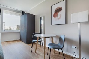 Dining - Sunny Kreuzberg Studio, Furnished + Full Kitchen, by Blueground (Berlin)