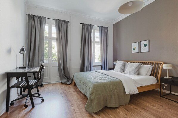 2 bedrooms, iron/ironing board, WiFi, bed sheets - Divine Neukölln 2BR w/ Balcony & Washer, by Blueground (Berlin)