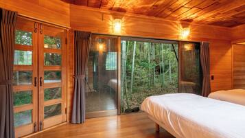 Habitación básica doble, patio, vista al jardín | Vista del balcón