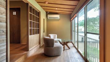 Phòng Suite Deluxe, quang cảnh hồ | 1 phòng ngủ, truy cập Internet không dây miễn phí