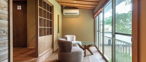 Suite Deluxe, vue sur le lac | 1 chambre, accĂšs au Wi-Fi (inclus)