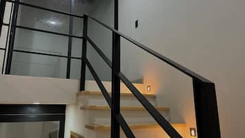 家庭套房 | 2 多间卧室、特色装修、笔记本电脑工作区、床单