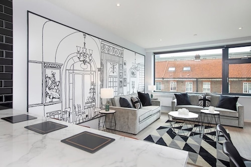 Palm Tree House - Angles Max