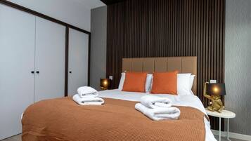 Iron/ironing board, travel cot, free WiFi, bed sheets