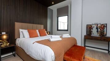 Iron/ironing board, travel crib, free WiFi, bed sheets