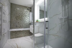 Hair dryer, towels - Palm Tree House | Namaste (Greater London)