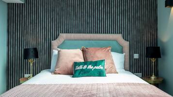 1 dormitorio, tabla de planchar con plancha, cuna de viaje y wifi gratis