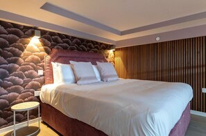 1 bedroom, iron/ironing board, travel cot, free WiFi - Palm Tree House - The Farmhouse (Greater London)