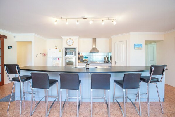 Comfort House, Multiple Beds, Non Smoking, Garden View | Private kitchen