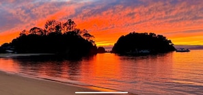 Beach - Sun Kissed Studio (Motueka)