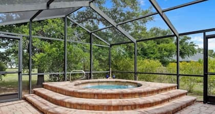 Designer Deep Creek Home 5 Beds W/Large Spa/Enclosed Lanai.Pet friendly !