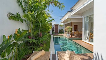 Basic Villa | Pool | Outdoor pool