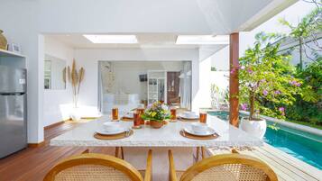 Basic Villa | Dining