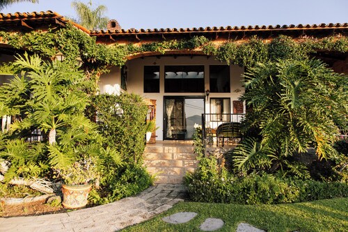 Heavenly Hacienda Overlooking Lake Chapala, Chantepec