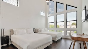 Unclassified image, 5 of 55, button - Modern 7BR/7BA Home • Houston Skyline • Rooftop (Houston)