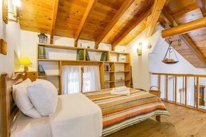 3 makuuhuonetta, silitysrauta/-lauta, ilmainen Wi-Fi, vuodevaatteet