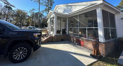 Cozy 4-bedroom house in welcoming Longs with WiFi, AC