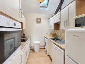 Fridge, microwave, oven, dishwasher - Linhay, Swimbridge, Devon (Swimbridge, Barnstaple)