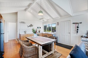 Dining - Absolute Beach Frontage
Self Contained Cottages
Fully equipped for your holiday (Walkerville South)