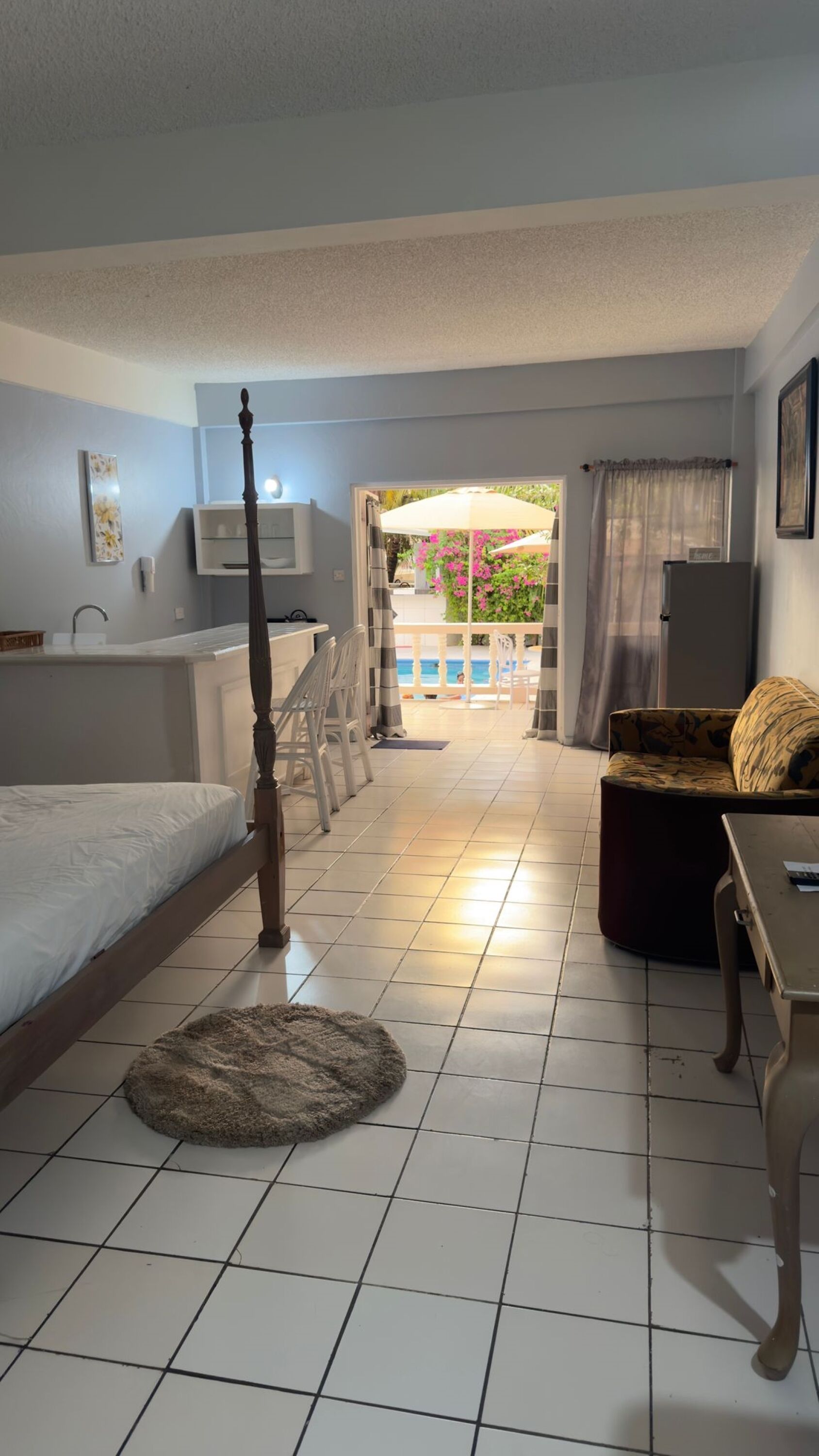 6 bedrooms, desk, iron/ironing board, free WiFi