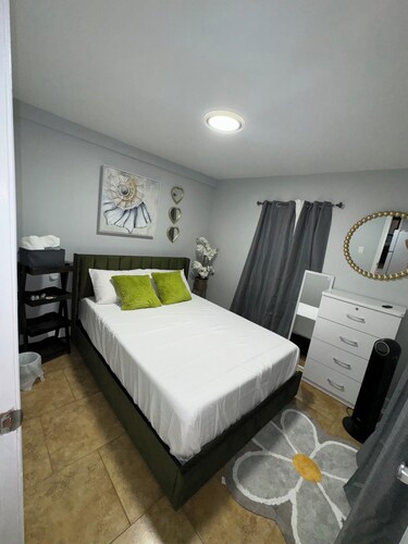 DreamStay Private Entrance, Pet-Friendly Suite