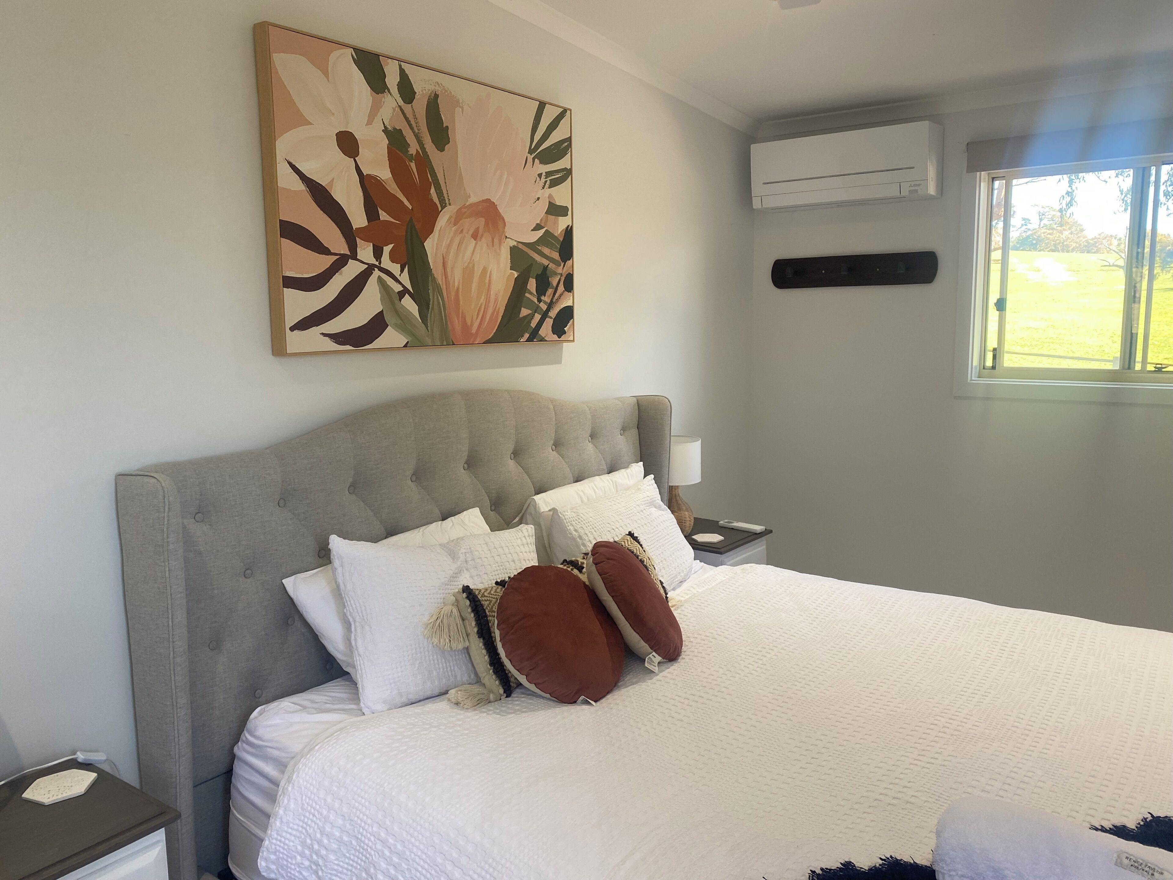 2 bedrooms, iron/ironing board, bed sheets