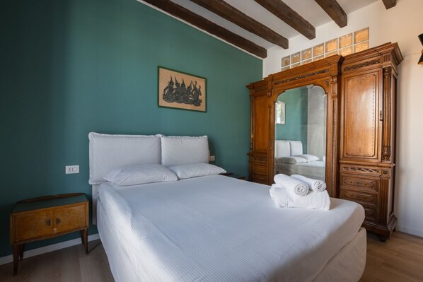 1 室のベッドルーム、ベッドシーツ