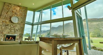 Ironstone - a Luxury couples retreat with amazing views and complete seclusion