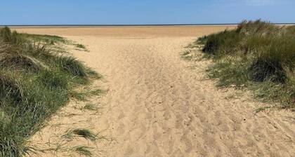 Tranquil Equestrian Escape - Sleeps 2