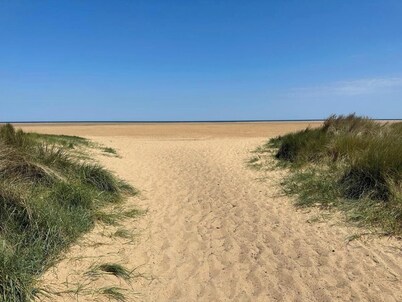 Unplugged Caravan Retreat Near the Sea