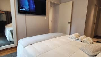 3 bedrooms, iron/ironing board, free WiFi, bed sheets