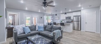 Charming 3-bedroom house near West End Shopping Center!