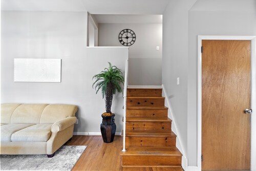 Charming 3-bedroom house in Glassboro with WiFi, AC