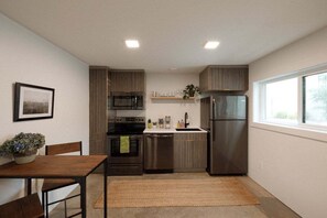 Fridge, microwave, oven, stovetop - Miller Loft at Container Park (Wilmington)