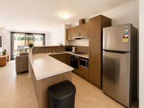 Deluxe House, Multiple Beds, Non Smoking | Private kitchen - Sea Breeze (Broadwater)