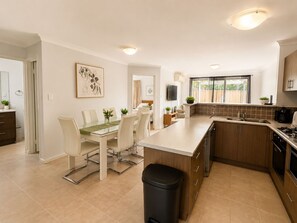Deluxe House, Multiple Beds, Non Smoking | Private kitchen - Sea Breeze (Broadwater)