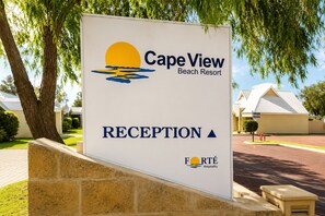 Exterior - Sea Breeze (Broadwater)