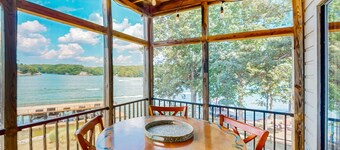 Lakefront condo w/breathtaking views & wheelchair accessibility