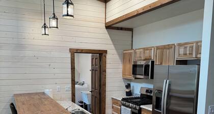 Brand new cabin in the woods!