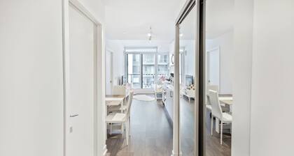 Luxury lake view |Beach pool |High park |Outdoor Swimming Pool |Balcony