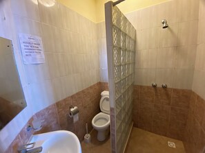 Deluxe-Apartment, Balkon, Stadtblick | Badezimmer