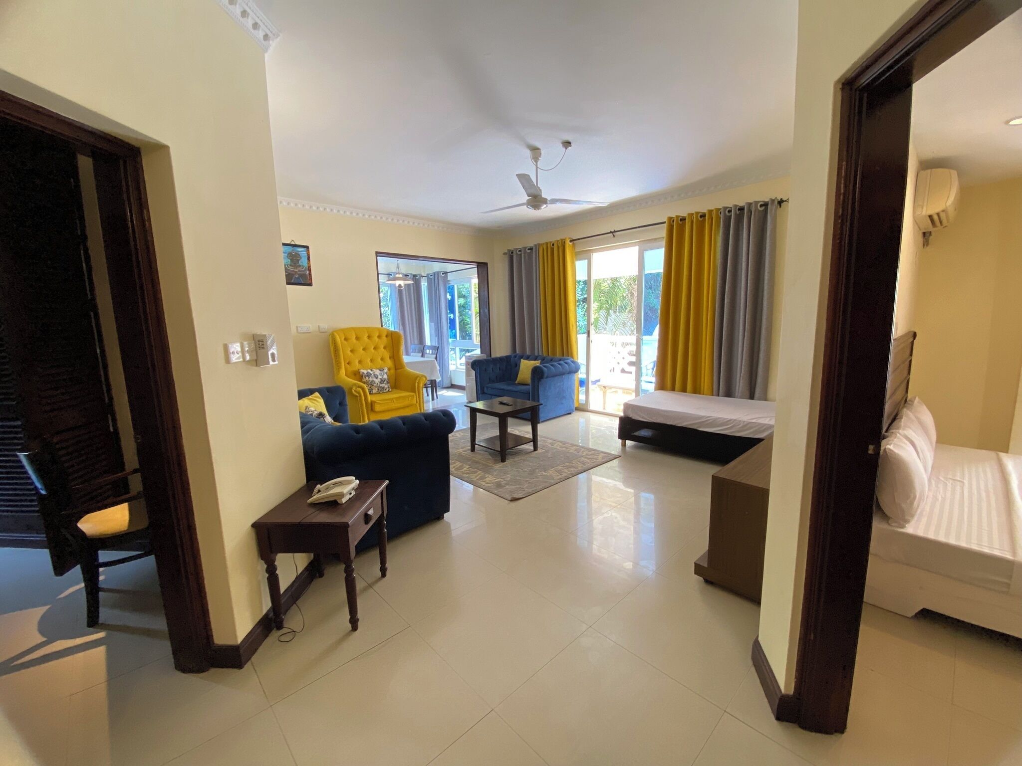 Deluxe Apartment, Balcony, City View | Living area