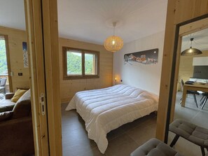 2 bedrooms