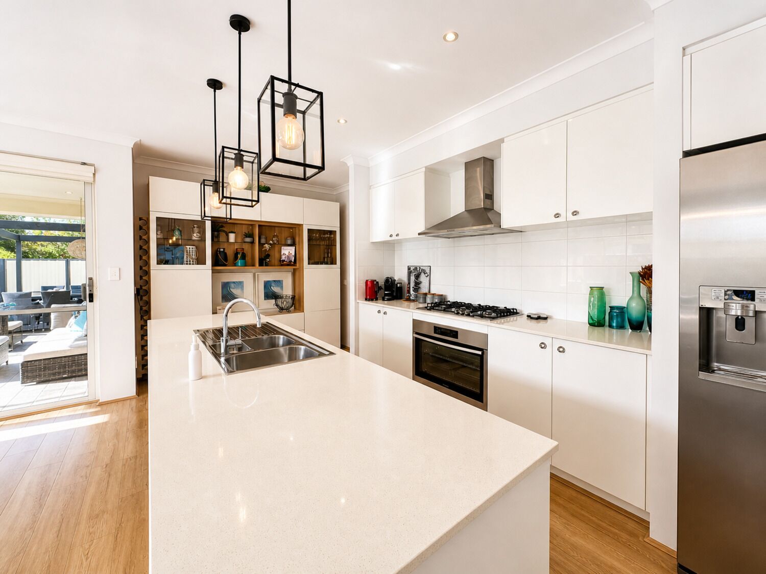 Deluxe House, Multiple Beds, Non Smoking | Private kitchen | Full-size fridge, microwave, oven, stovetop